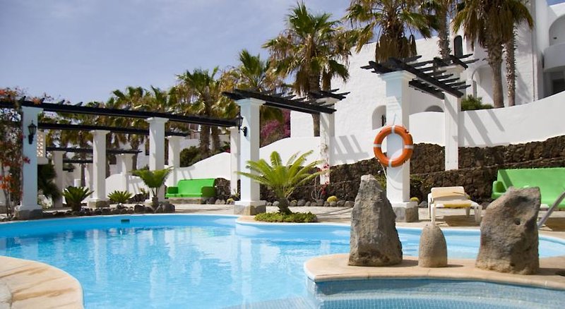 Aparthotel Esquinzo in Playa de Esquinzo, Fuerteventura Pool