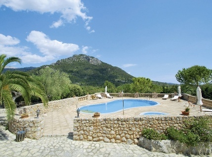 Finca Hotel Can Beneit in Binibona, Mallorca Pool
